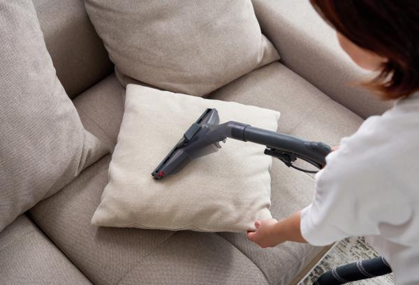 Come mantenere il tuo divano come nuovo